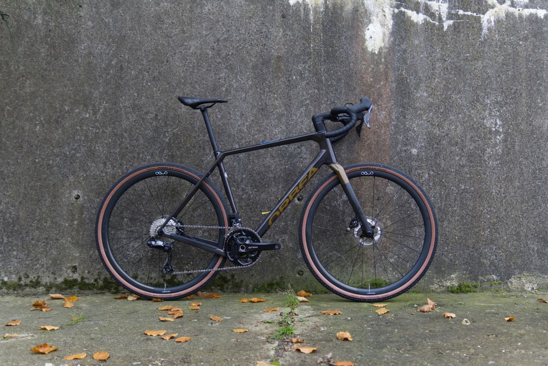 Bings BikeStore ApS præsenterer et bredt udvalg af Orbea gravelcykler