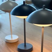 Ny genopladelig Musling Portable lampe hos Livingshop Holstebro