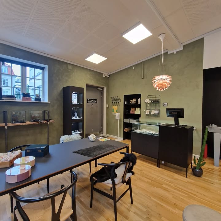 Guldsmed Ø opdaterer butikken på Resenlund med nyt venteområde