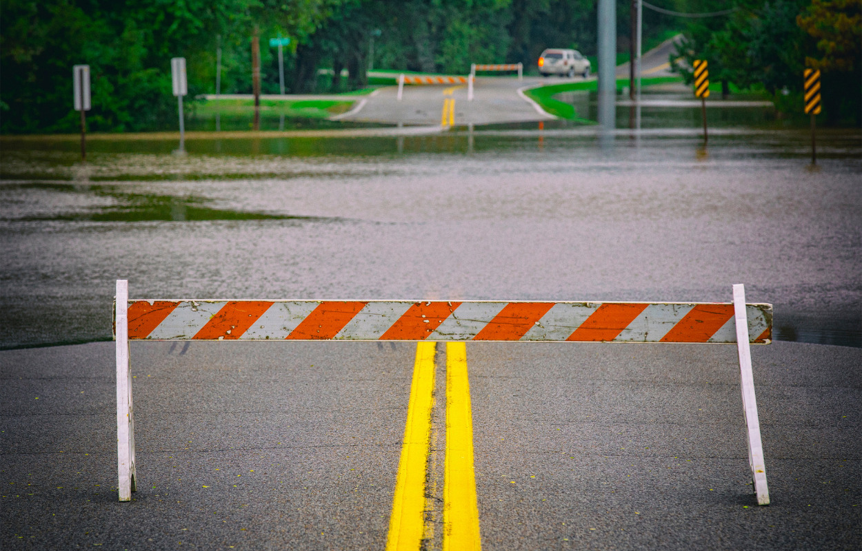 Ejskærvej spærret på grund af montering af møllevinger