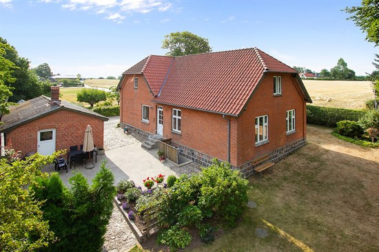 Fløjstrupvej 201 og 1 anden boliger er kommet til salg denne uge i Beder - se boligerne her.