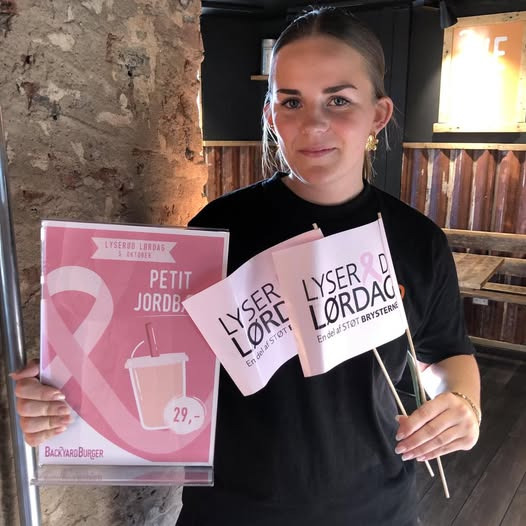 BackyardBurger støtter kampen mod brystkræft med tilbud på jordbær milkshake