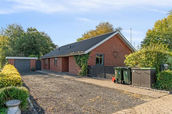 985.000 kroner koster Bygvænget 28 - se hvad der ellers er til salg i Billund Kommune