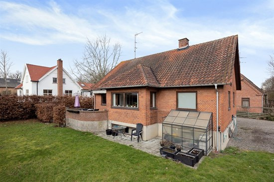 Vindegårdsvej 21 er til salg for kun 1.995.000 kr.: Se de billigste boliger til salg i Bjæverskov her