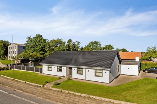John Frandsen Herning tilbyder moderniseret villa til salg i Herning