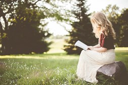 Spændende arrangementer på Holte Bibliotek: Novellelæseklub og krisekursus