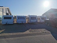 Brønderslev Caravan & Trailer Center har campingvogne klar til levering i solrige weekenddage