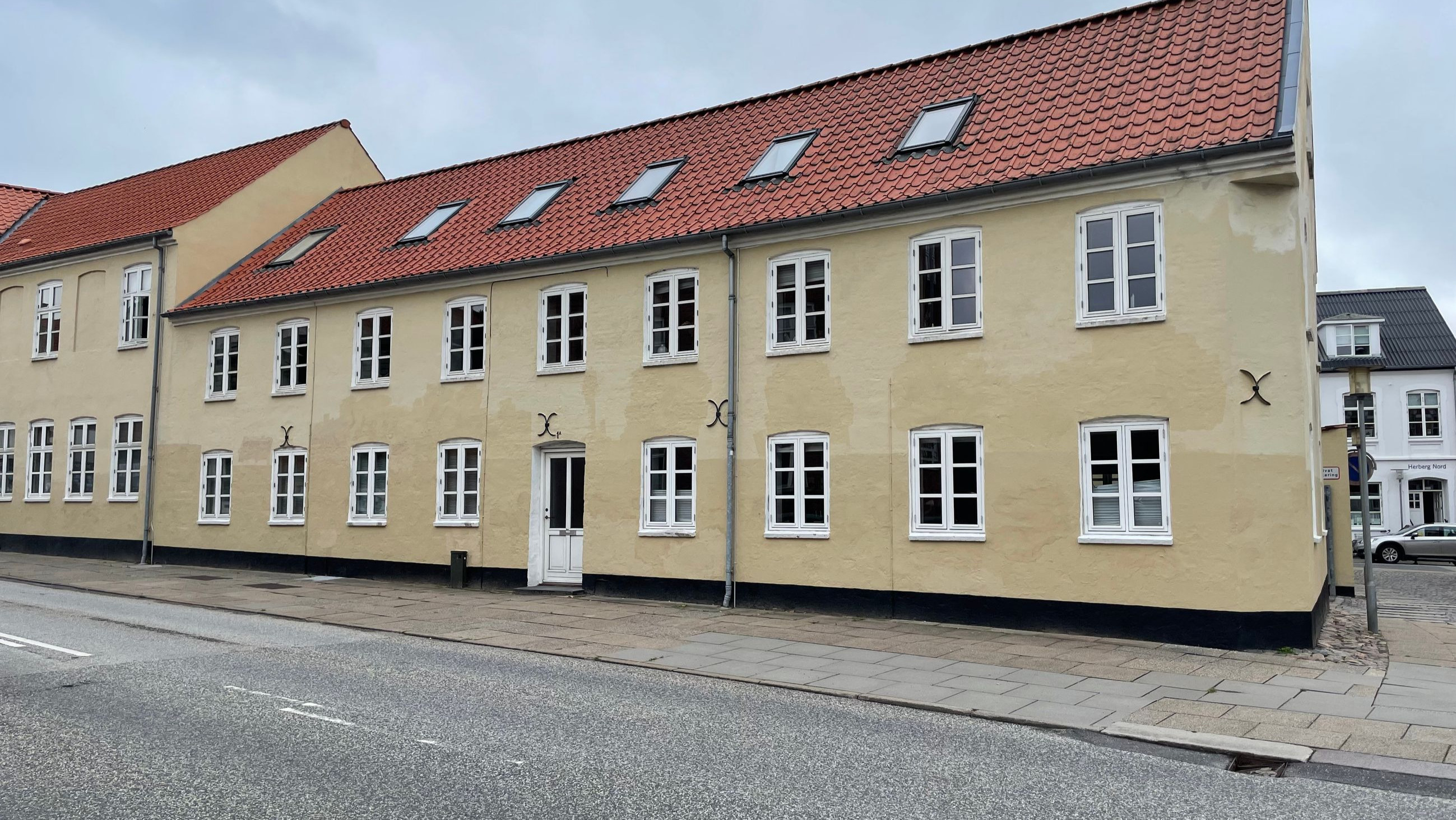 Centralt beliggende ejerlejlighed på 1. sal i centrum