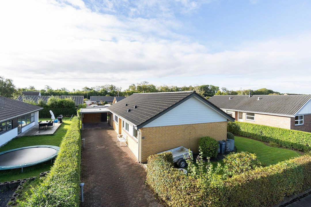 Danbolig Fredericia præsenterer: etplansvilla perfekt for børnefamilier tæt på skoler og natur