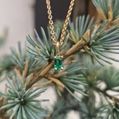 Guldsmed Ø præsenterer guld vedhæng til både fest og hverdag