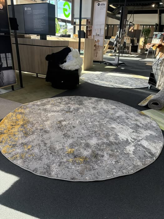 Viborg Gulvforum tilbyder New York tæppe med kosmetiske fejl til halv pris