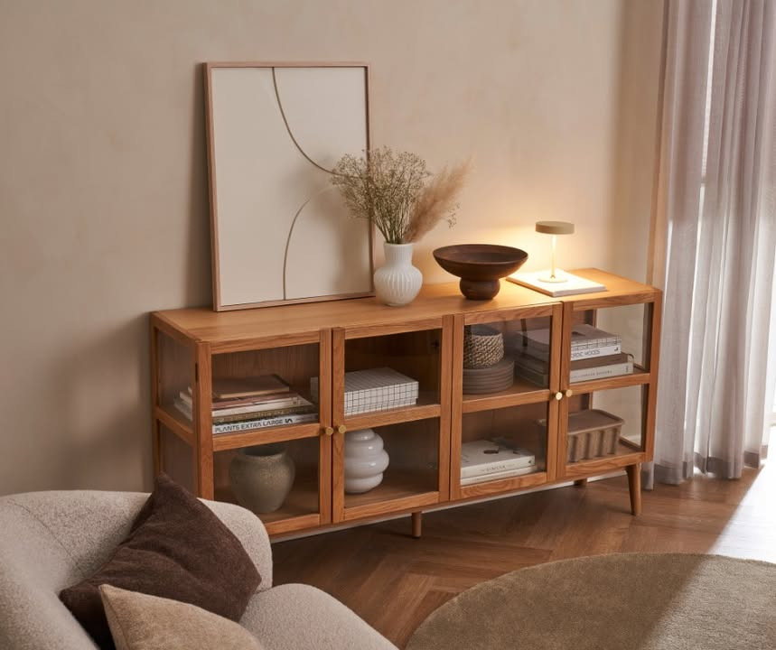 Forma serien fra Møblér med Kumo Holstebro: Elegant opbevaring til hjemmet i egetræsfinér
