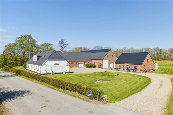 Top 6 over dyreste boliger til salg i Holsted. Priser op til 2.950.000 kr