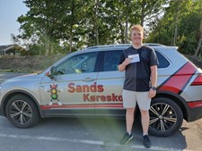Lucas bestod hos Sands Køreskole på trods af udfordringer