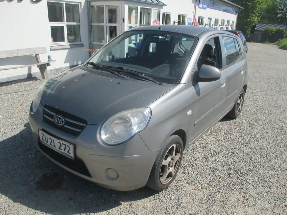 TT CARS ApS har Kia Picanto og mange andre biler på lager nu