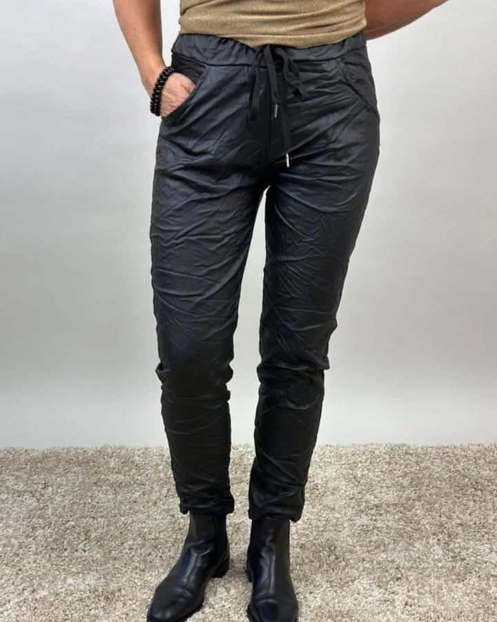 Klarissa & Nora præsenterer nye vaxed pants fra Mix By Heart