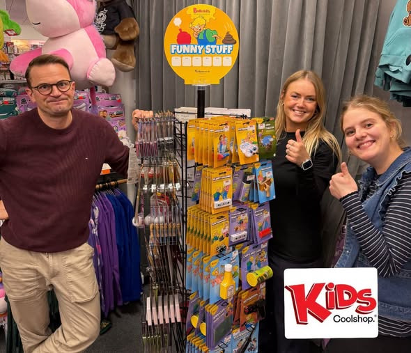 KiDS Coolshop opfordrer kunder til at købe pranks fra et helt stativ
