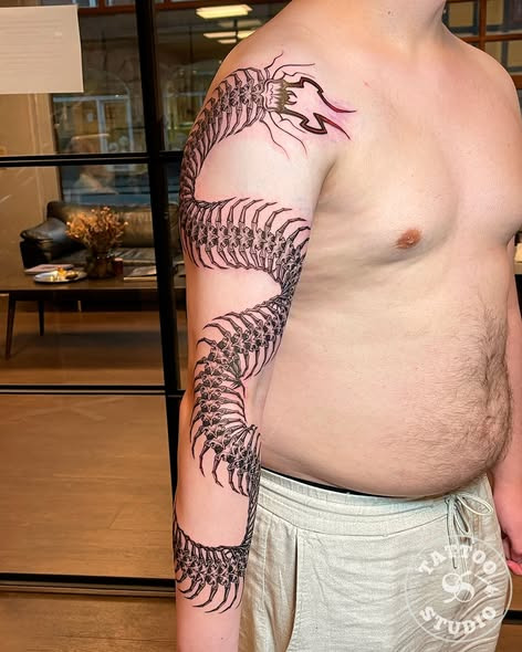 Tattoo Studio 96 præsenterer unikt skelet-inspireret design