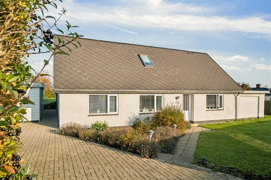 Septembervej 6 er til salg for kun 1.445.000 kr.: Se de billigste boliger til salg i Klarup her