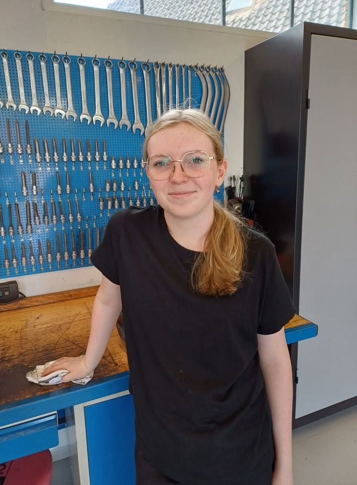 Tårs Autoteknik byder velkommen til nyt teammedlem Signe