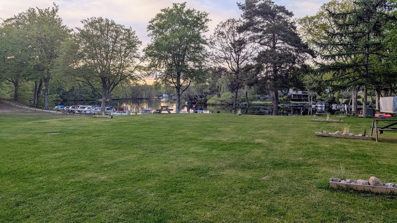 Skyttehusets Outdoor Camp fremhæver teltpladsens unikke beliggenhed ved Silkeborg Søerne