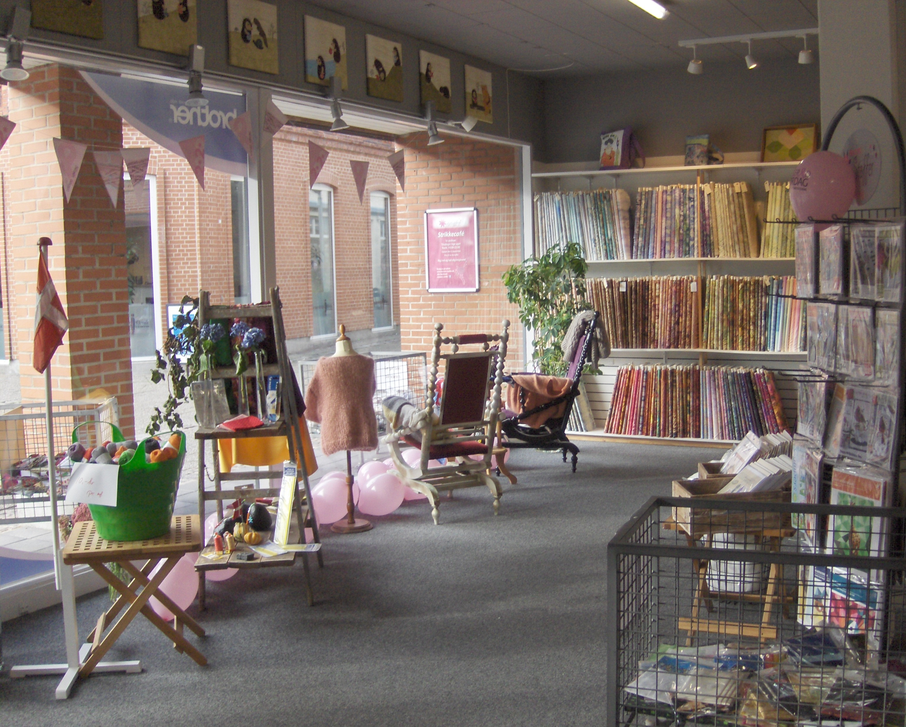 Mød Solvejg Søgaard: Den passionerede kvinde bag Mosters Stoffer