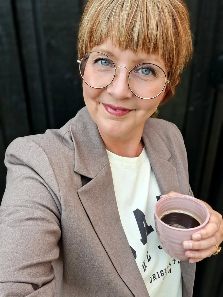 Lux By Jakobsen præsenterer dagens outfit og inviterer til aften-shopping