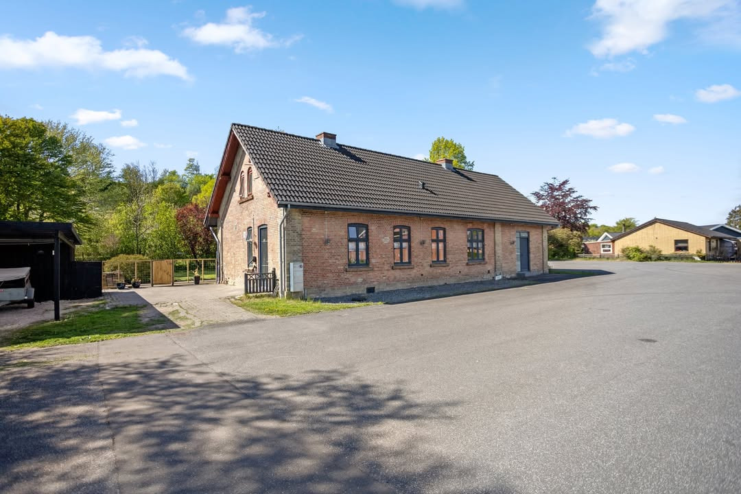 Mæglerhuset Aalborg annoncerer ny pris på charmerende villa i Gudumholm