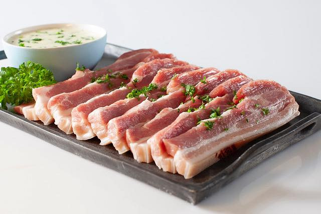 Slagter Primby tilbyder valgflæsk til valgdagen