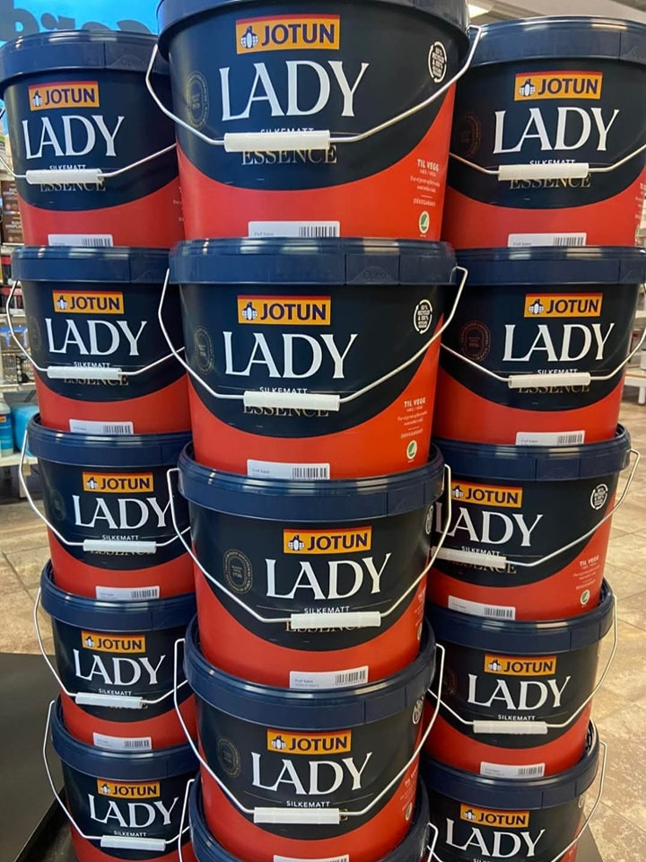 Farvebøtten Brønderslev tilbyder Lady Essence maling til weekendprojekter - nu kun 799 kr. for 9 liter