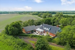 Drømmer du om luksus? For 2.295.000 kr er Ulfborg Kirkebyvej 24 kommet til salg - Se den og de dyreste boliger til salg her