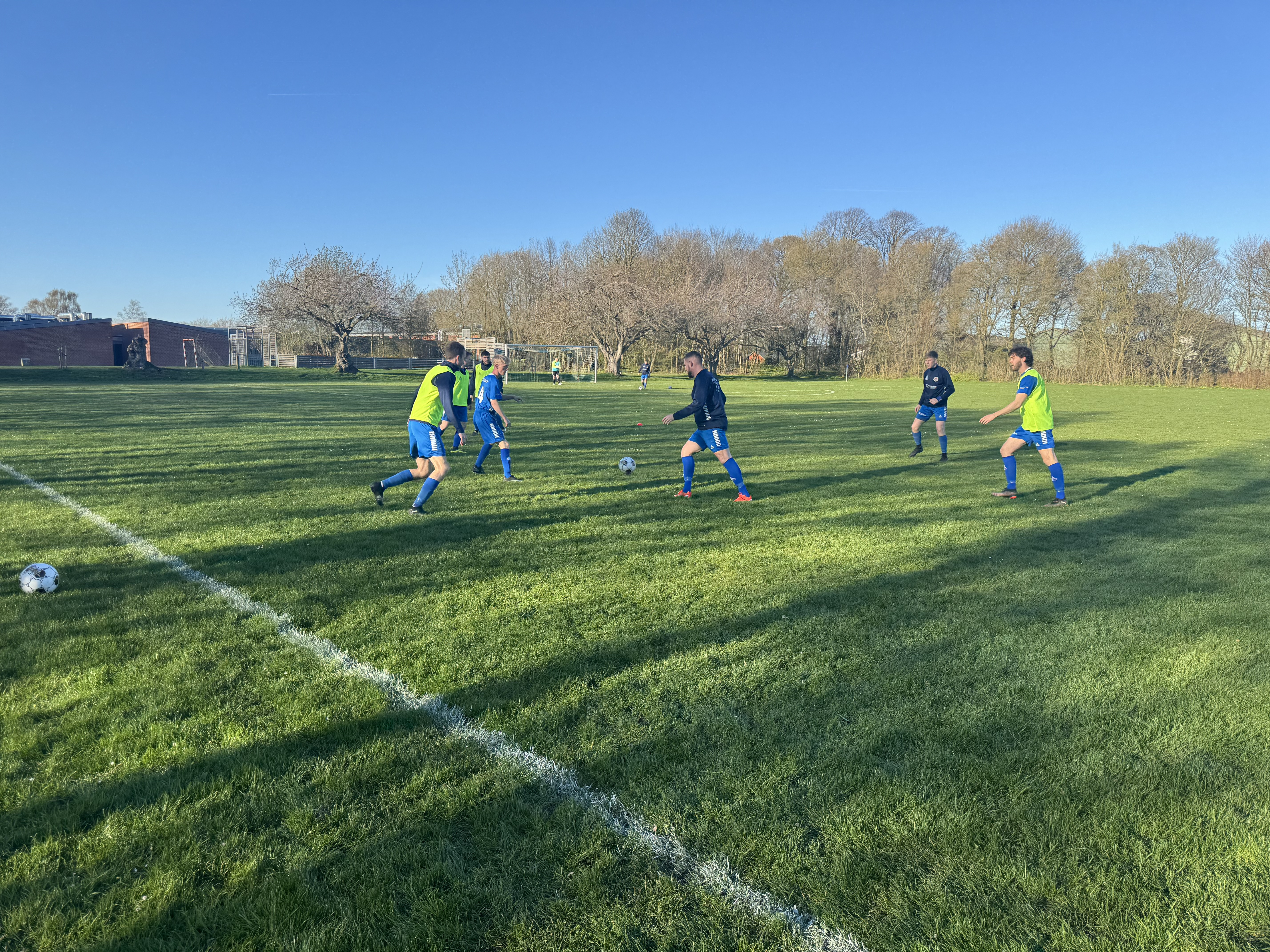 Purhus IF i hård fight: Rene Møller kritiserer spillet i uafgjort opgør mod Ommersyssel