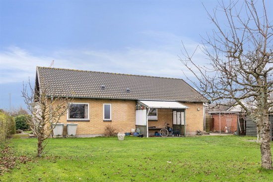 Bolig til salg for 1,8  mio. kroner - se hvad der ellers er til salg i Halsnæs Kommune