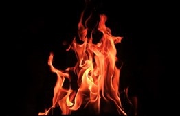 Fire containerbrande på under en halvanden time