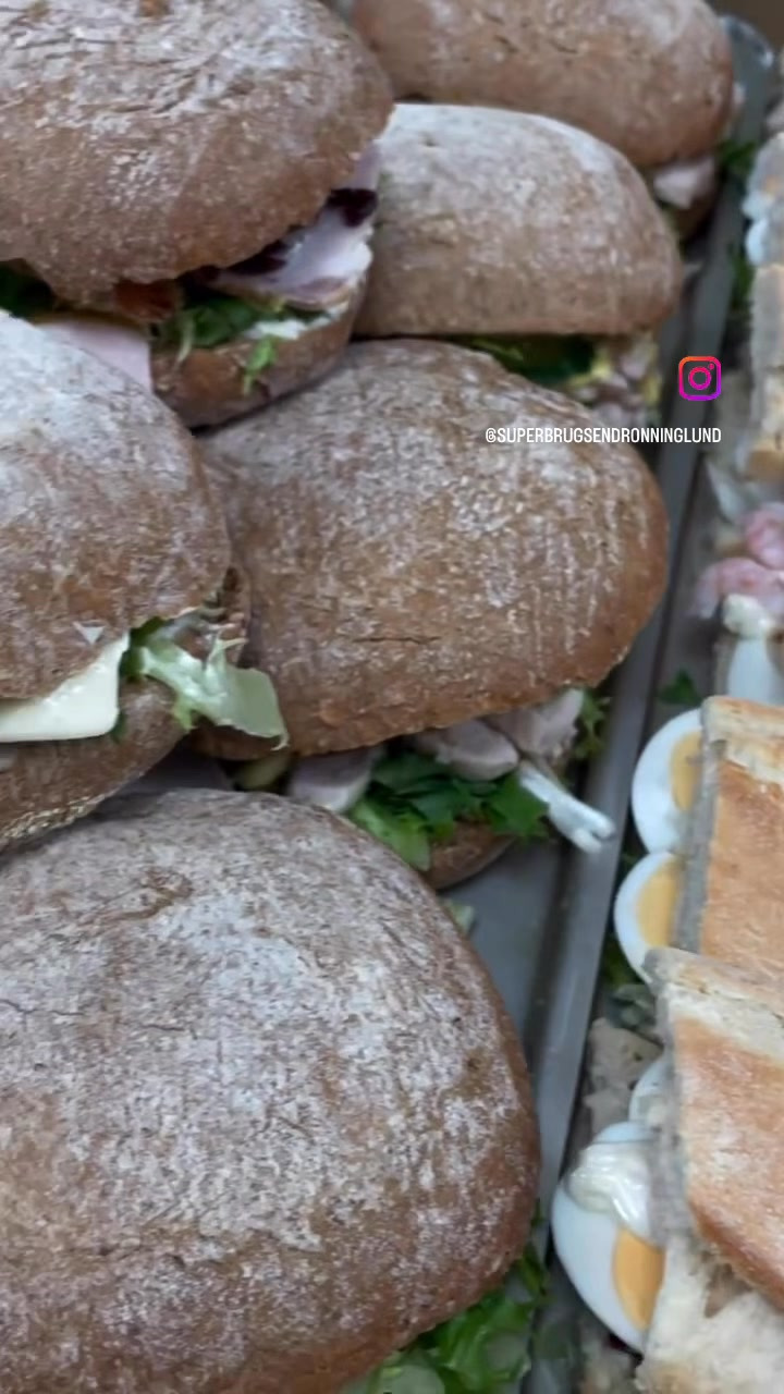 SuperBrugsen Dronninglund tilbyder friske sandwich til frokosten