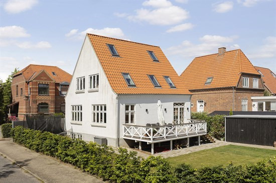 6.Julivej 38 og 3 andre boliger er kommet til salg denne uge i Fredericia - se boligerne her.