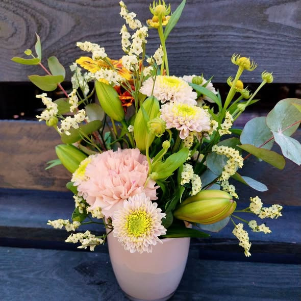 Tulipa Blomster & Havedesign har smukke sensommerblomsterdekorationer