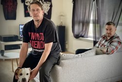 Tidligere hjemløs finder nyt hjem i Rødding med hjælp fra grønne initiativer