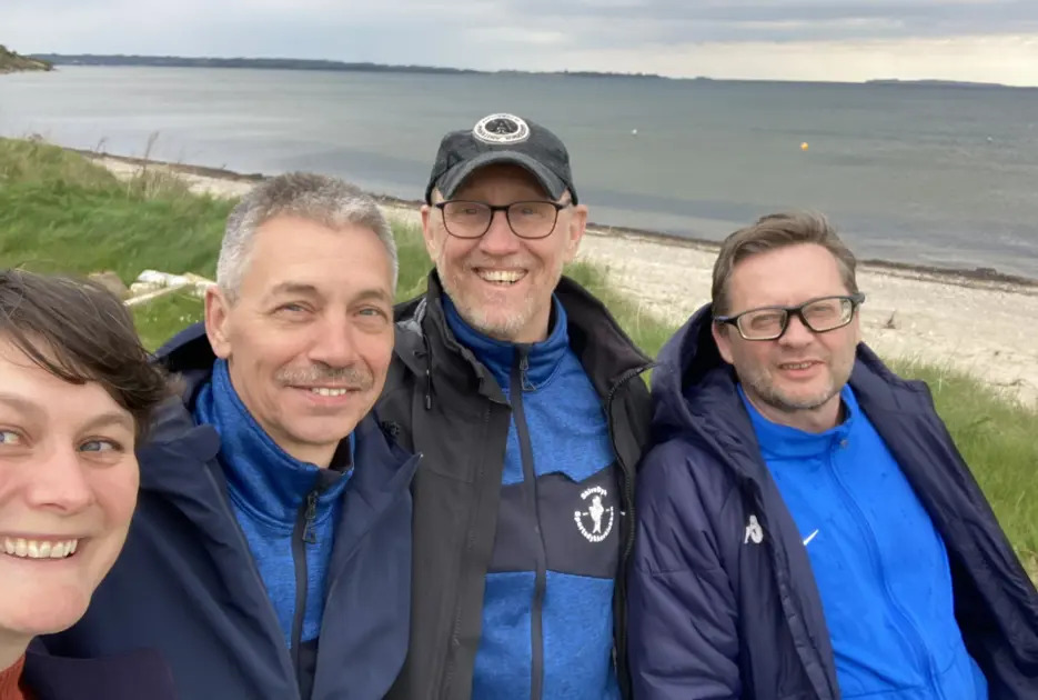 Familieaktiviteter og fælles ålegræsplantning ved Eskov Strandpark styrker naturen og fællesskabet