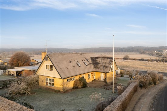 Teglværksvej 36 og 1 anden boliger er kommet til salg denne uge i Ulstrup - se boligerne her.