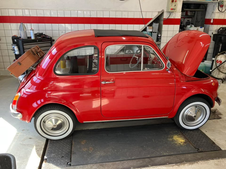 Centrums Auto værksted forbereder sommerbiler trods køligt vejr