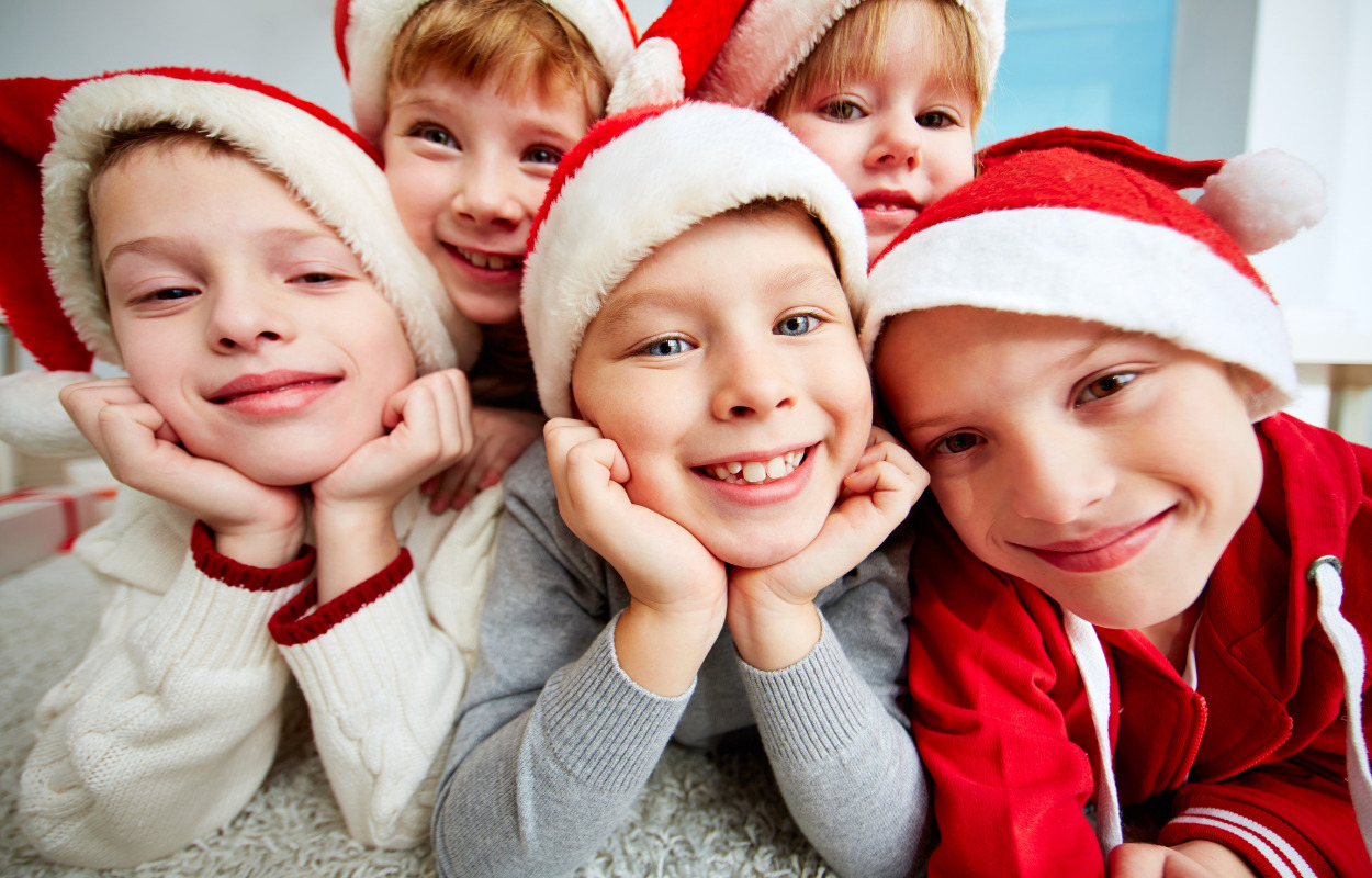 Julemusik og leg for børnene på biblioteket