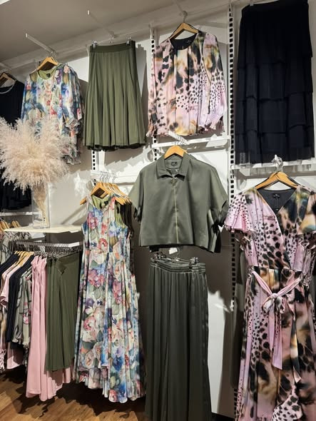 Skott Aalborg præsenterer forårsnyheder fra Molly Jo til fredagsshopping