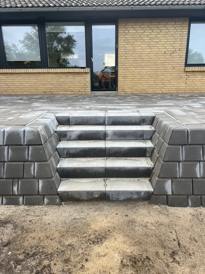 Viborg Anlæg præsenterer ny terrasse og haveombygning i Rødding