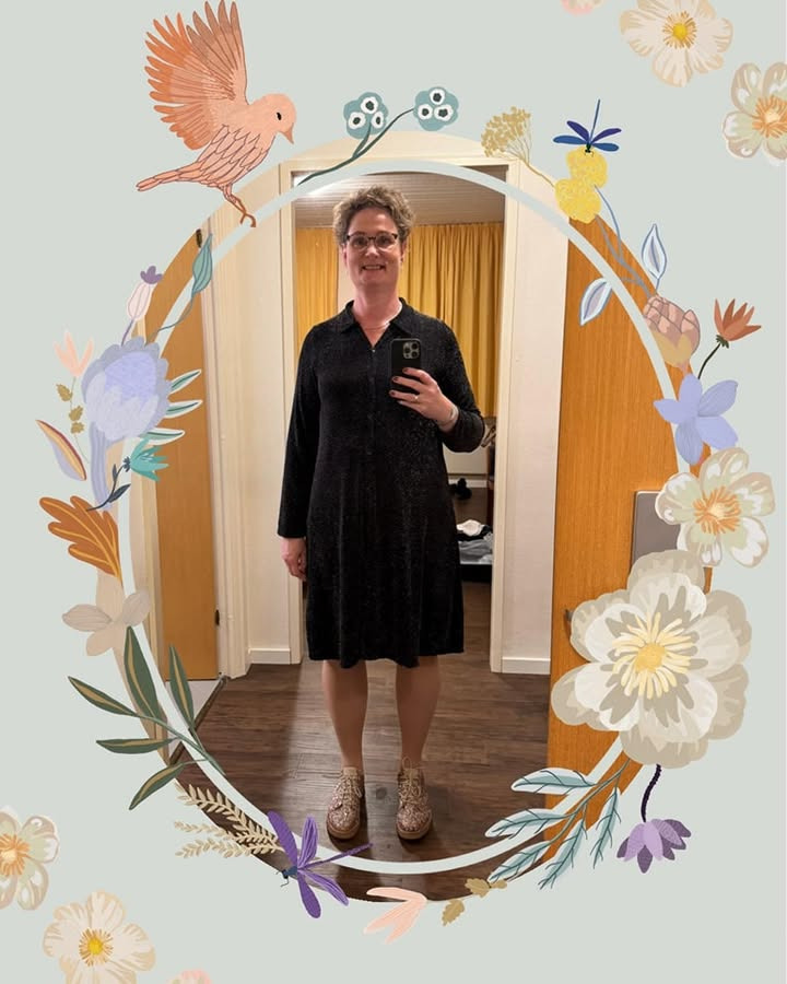 Elins Butik: Tina stråler i sin nye Studio-kjole til 799 kr.