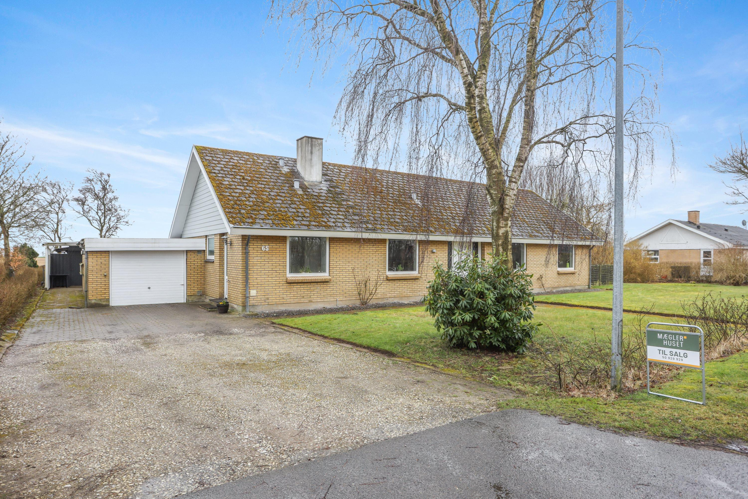 Til salg hos Mæglerhuset Sæby: Charmerende villa med naturskøn beliggenhed