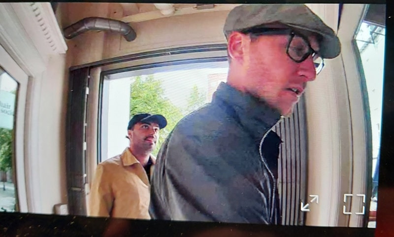 Røveri i urbutik – har du set gerningsmændene?