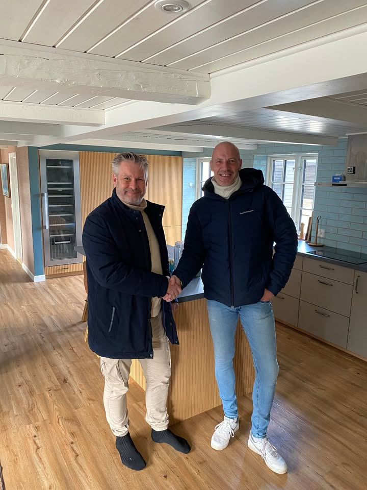 EDC Hurup Thy fejrer overdragelse af ejendom på Vesterhavsvej i Agger