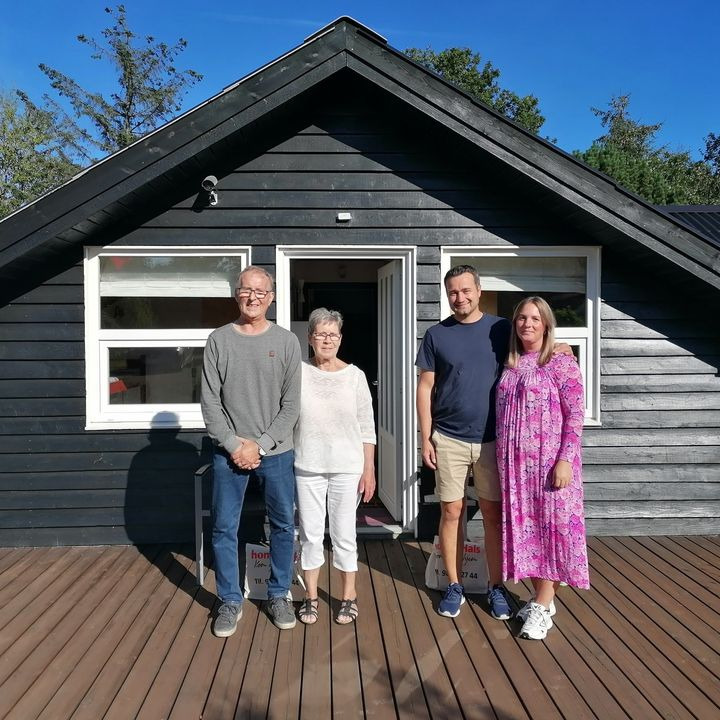 En finger på pulsen i Hals