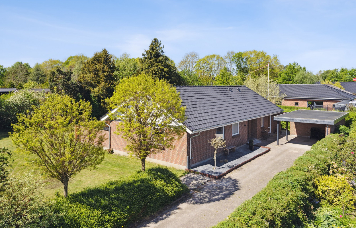 Charmerende villa med dejlig have og bynær beliggenhed